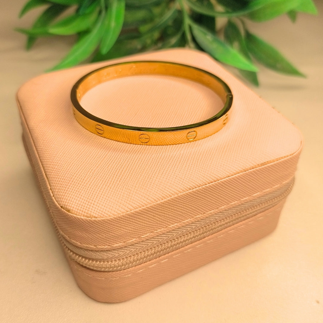 Gold-Plated Screw-Design Jewelry Set | Artificial Jewelry for Women